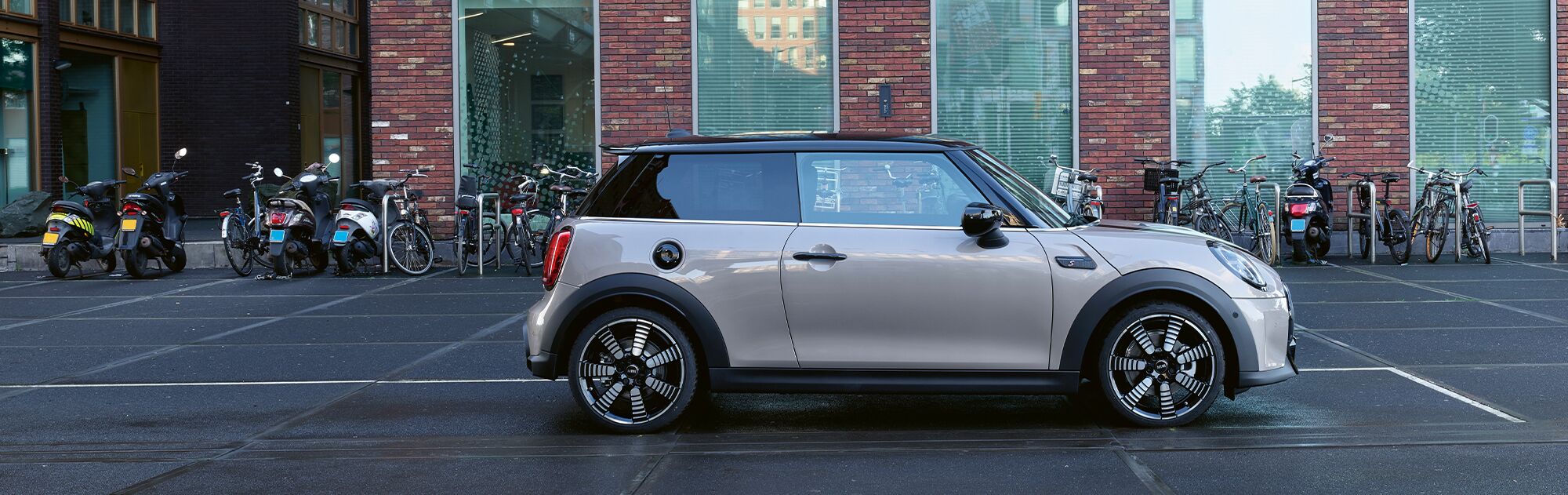 Brand New MINI 3 Door Hatchback Cooper Exclusive